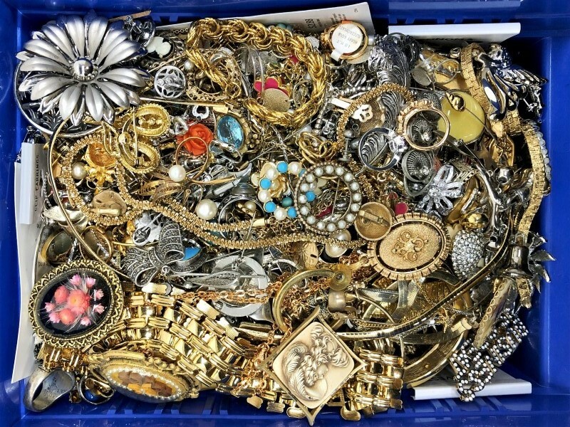 3 Pound Unsorted Huge Lot VTG Jewelry Vintage New Junk + Wear Resell Tangled In