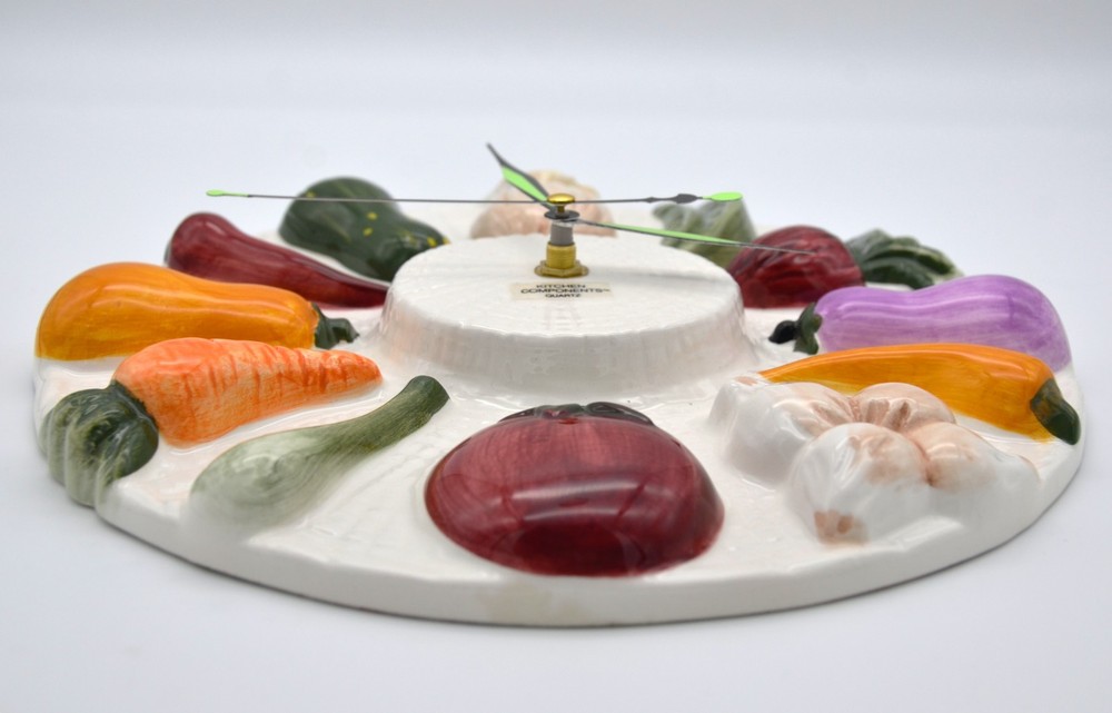 VTG AMC Kitchen Components 3D Vegetable Wall Clock Ceramic Quartz Works