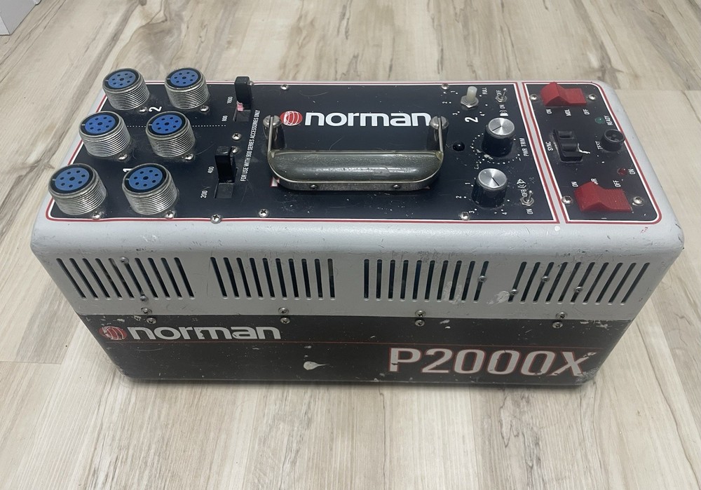 Norman P2000XT Professional Studio Flash Strobe Light Power Supply NOT TESTED