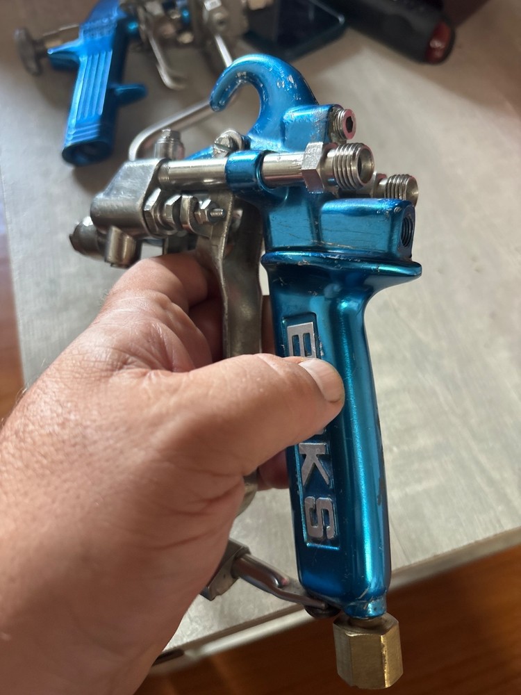 Binks Maverick External Mix Chopper Plural Component Spray Gun