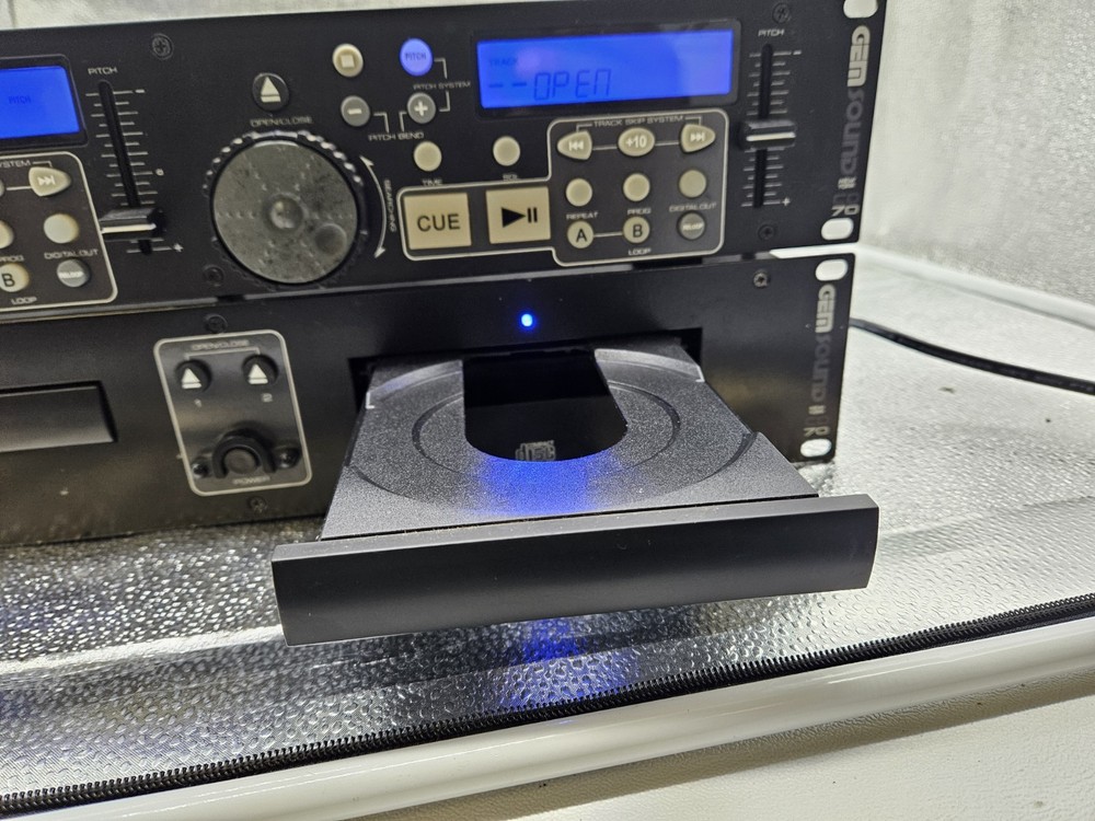 GEMINI CD 70 SYSTEM DJ Setup - Control Unit & Dual CD Player -