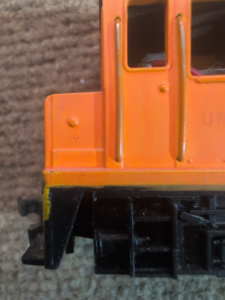 HO Scale Train Engine - Union Pacific 720 Switcher-tested runs