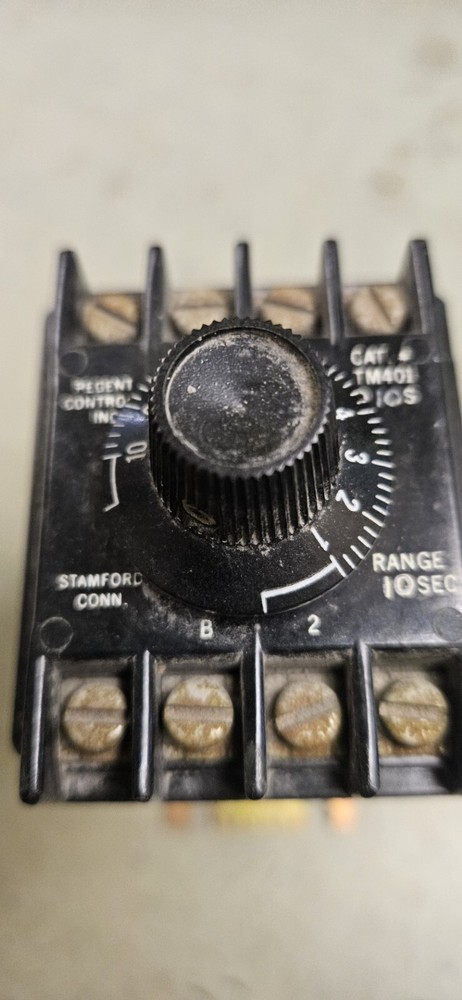 REGENT CONTROLS SOLID STATE TIMER  TM401D10S