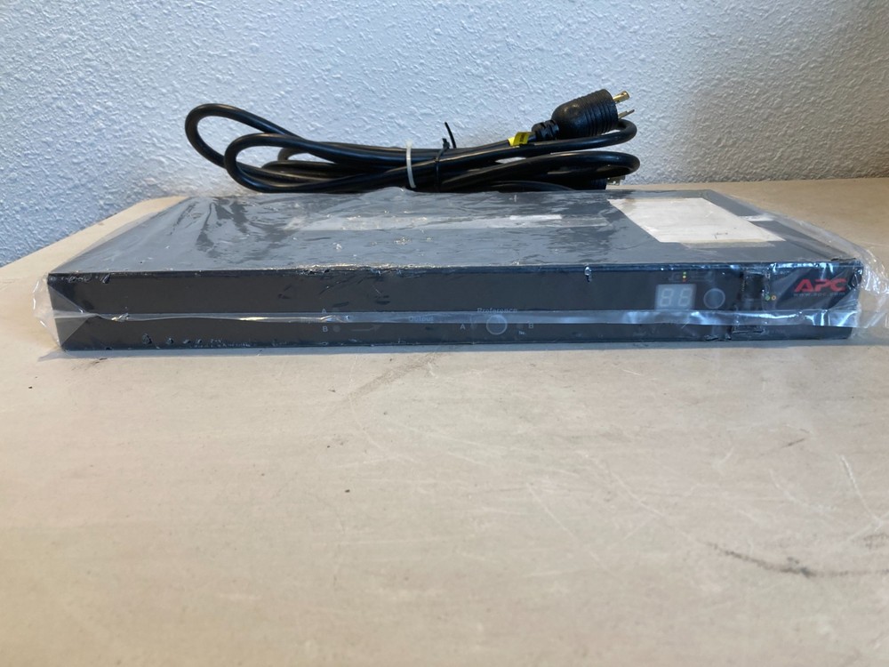 APC AP7752 Rack Mount Automatic Transfer Switch ATS 8-Outlet Open Box