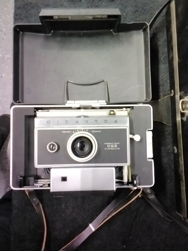 🔥 Vintage Polaroid Automatic 250 Land Camera With Case 🔥