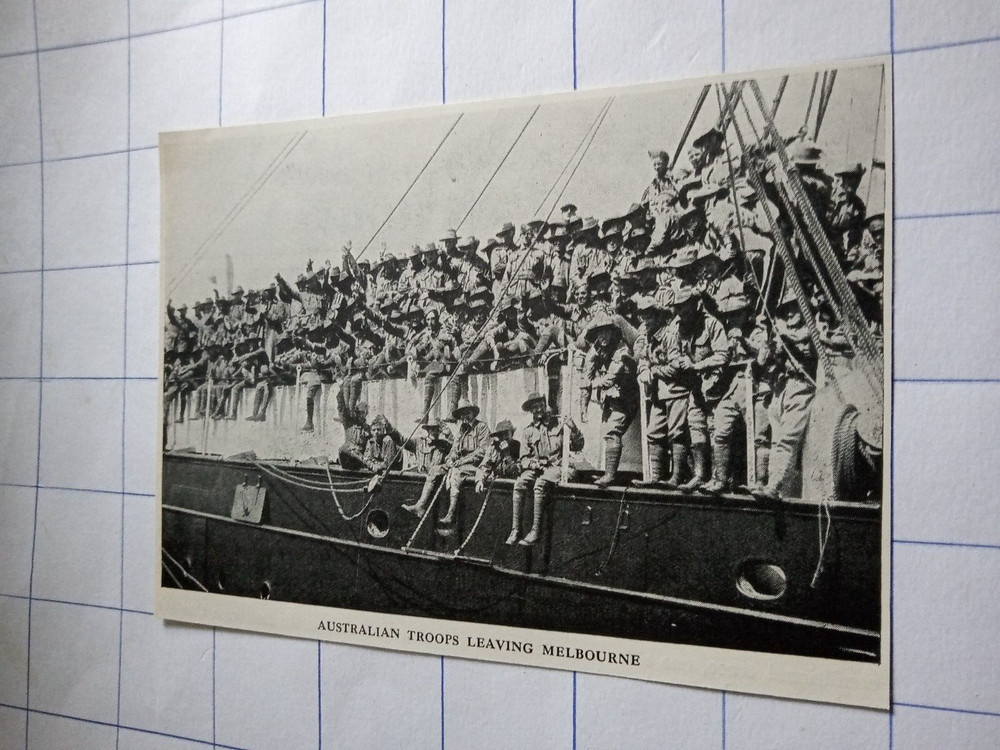 Australian troops leaving Melbourne ship