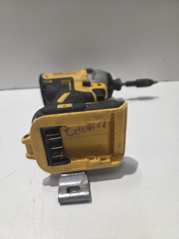 DEWALT DCF787 TOOL ONLY ***AS IS DOESN'T WORK*** (P22017764)