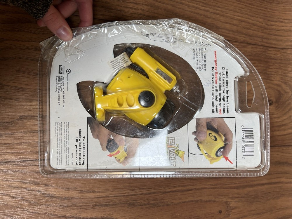 Mountable retractable led work light With Red Emergency Beam