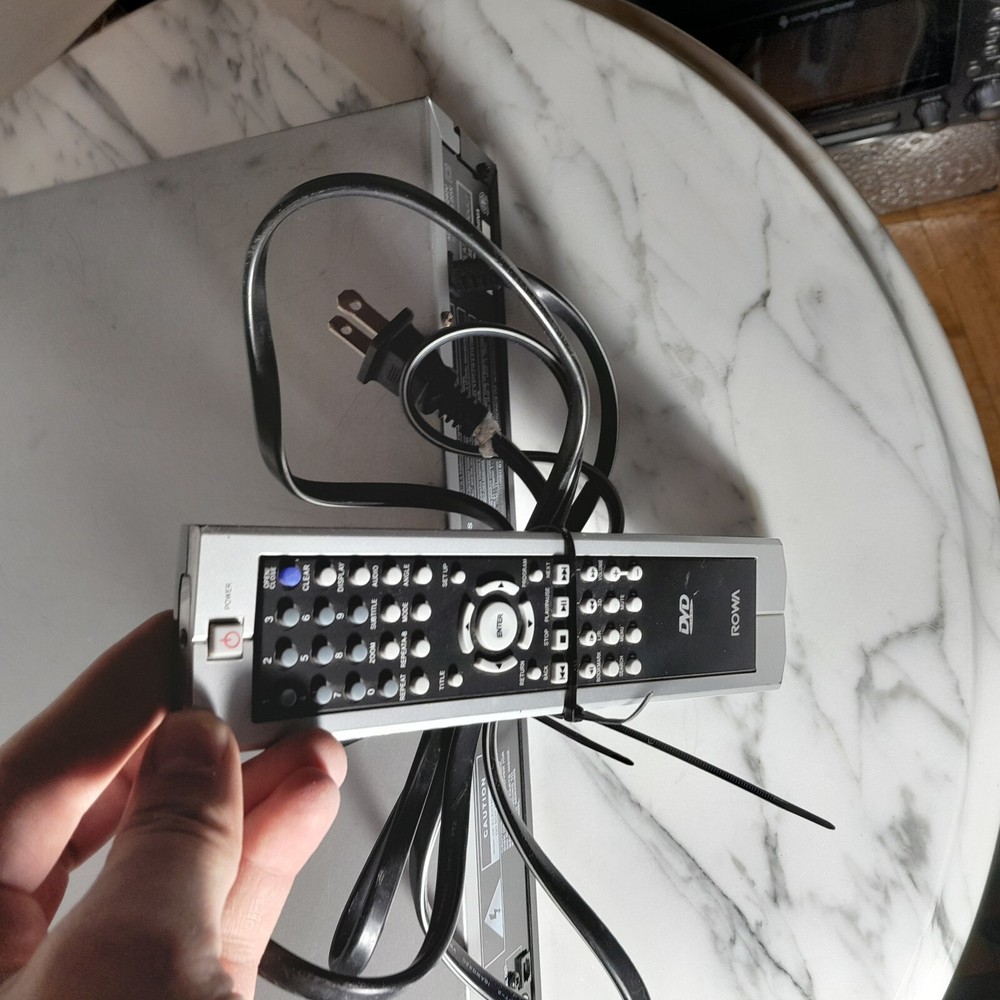 DVD PLAYER ROWA E219824 Tested For parts only includes Remote