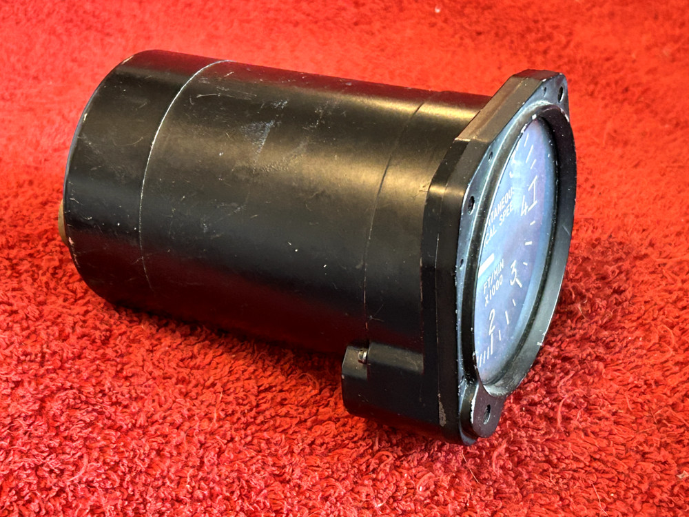 UNITED INSTRUMENTS INSTANTANEOUS VERTICAL SPEED INDICATOR P/N 7140 CODE C.42