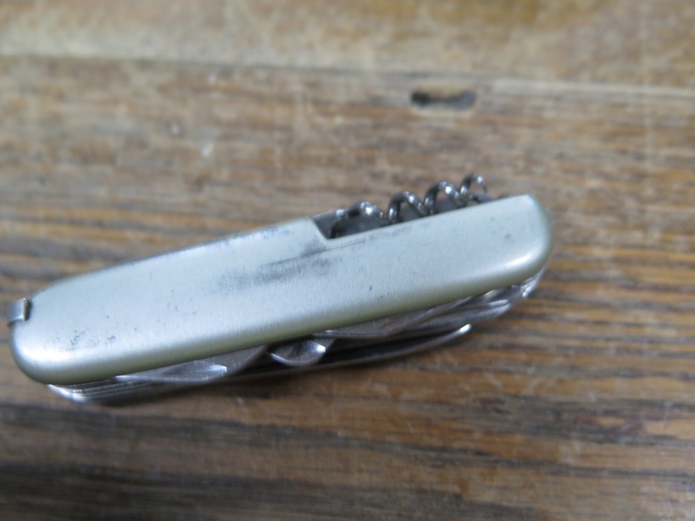 5 Assorted Multi-tool Knifes Bundle Kobalt Names Wood Plastic