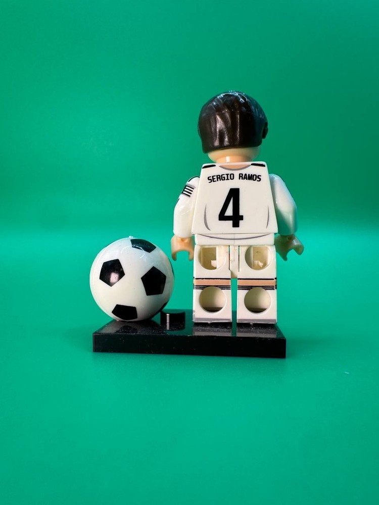 Sergio Ramos COLLECTABLE MINI FIGURE Real Madrid