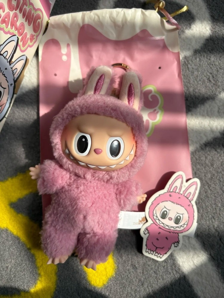 Authentic Collector's Edition Heart-Fluttering Macarons ‘Lychee Berry’ Clear Box