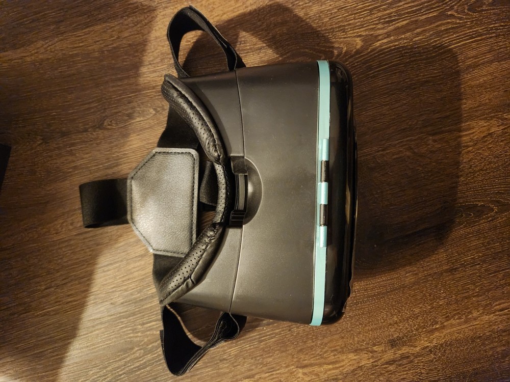 ReTrak Utopia 360 Degree 3D VR Headset Bundle Bluetooth Earbuds & Controller