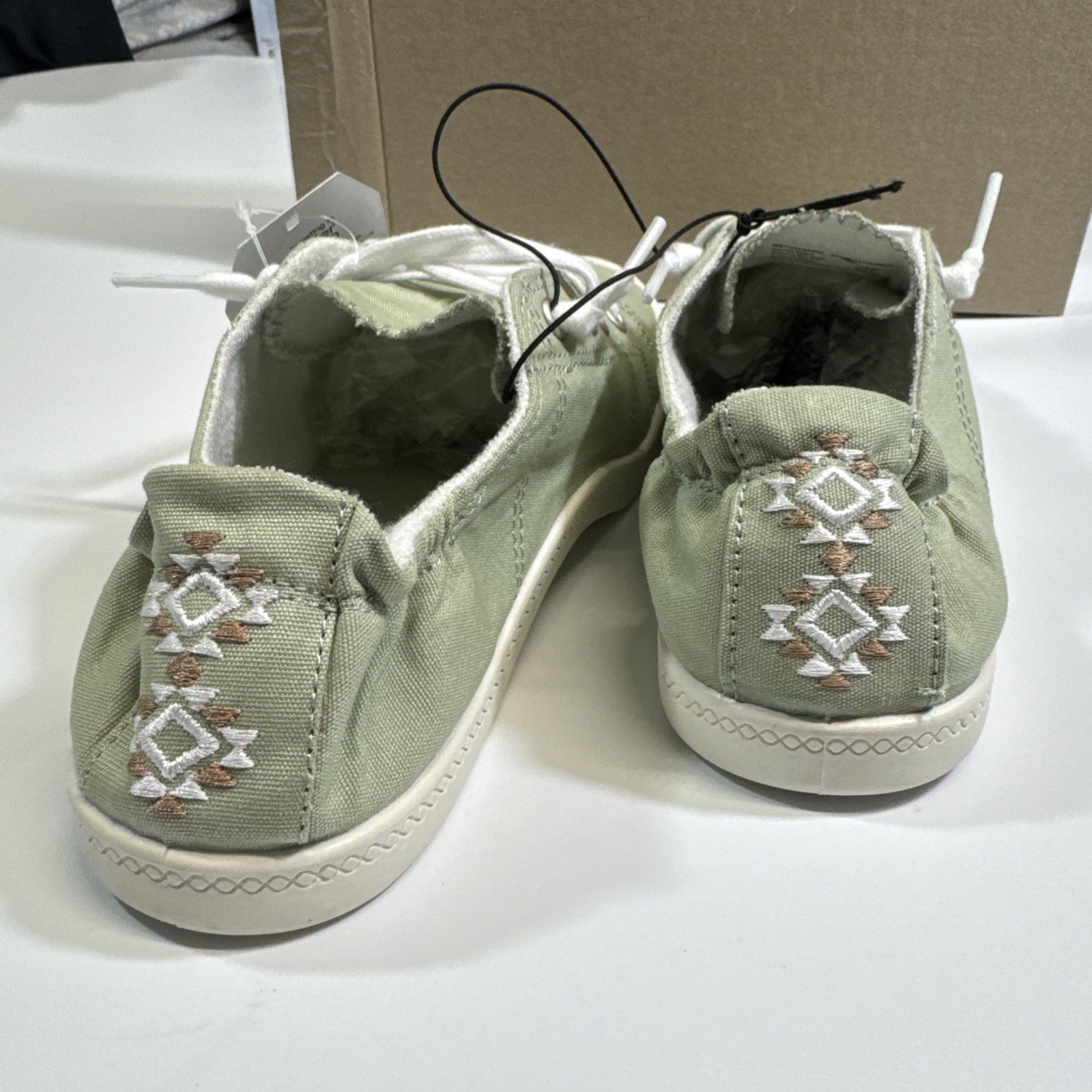 Time & Tru Sage Scrunch Back Memory Foam Woman's Sneakers Slip-on with Laces