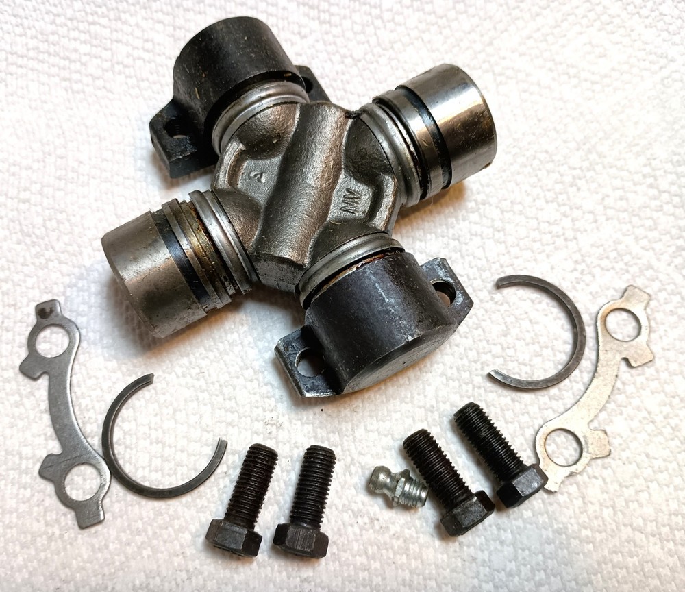 1950-1956 CADILLAC & OLDSMOBILE U-JOINT