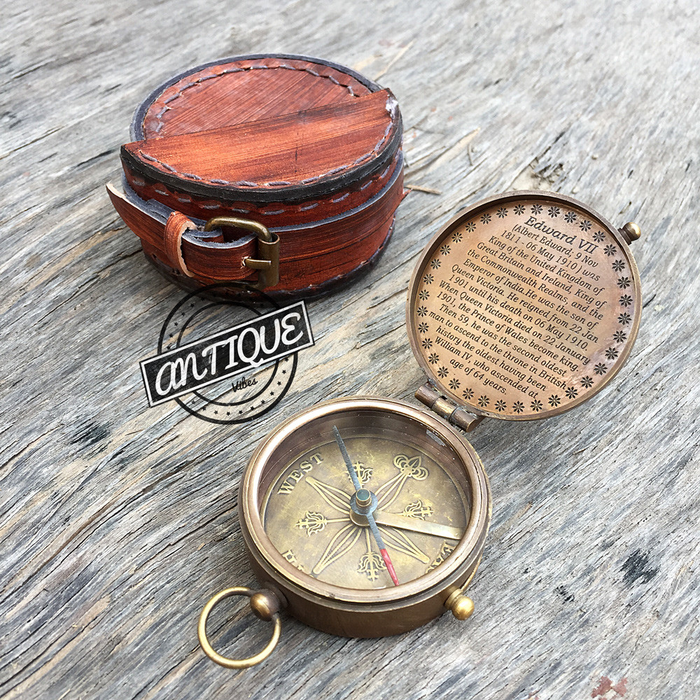 Vintage SOLID BRASS ENGRAVED COMPASS POCKET EDWARD COMPASS WITH LEATHER CAS