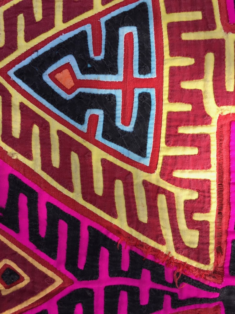 Mola from Panama, old, worn, complex design. larger size.