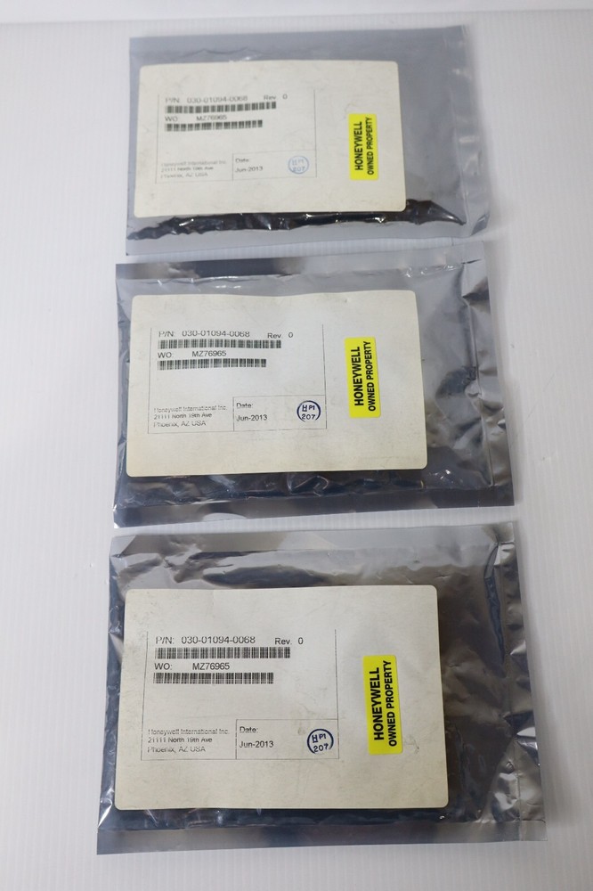 Bendix King 030-01094-0068 Connector (NEW - 3 Available)