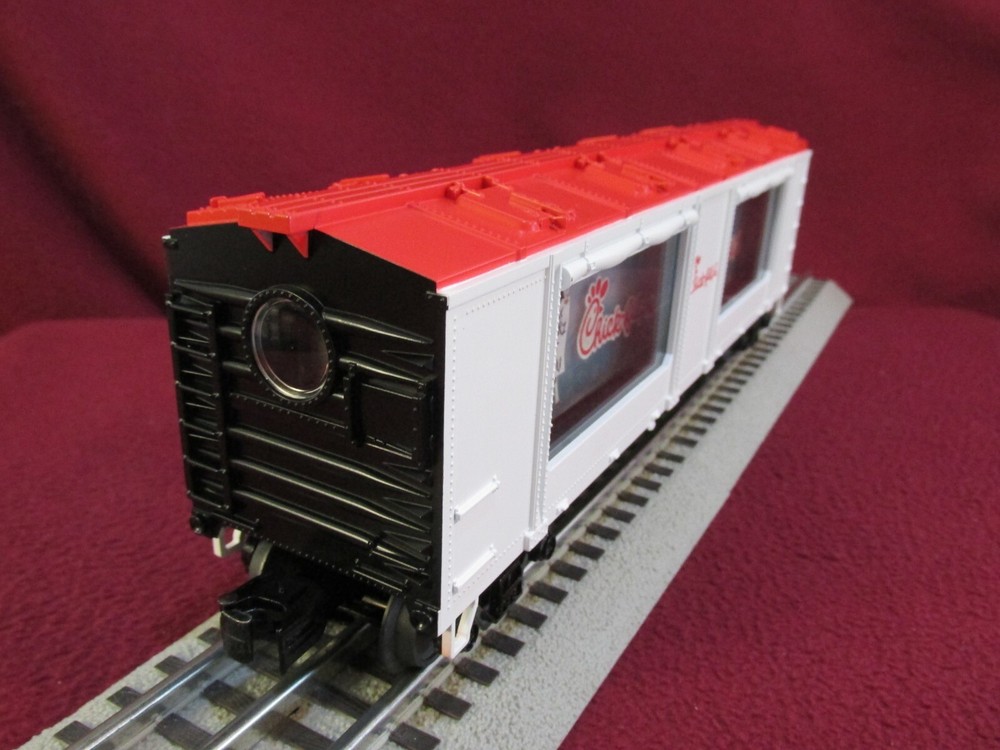 MTH 30-79397 CHICK-FIL-A OPERATING ACTION BOXCAR, O