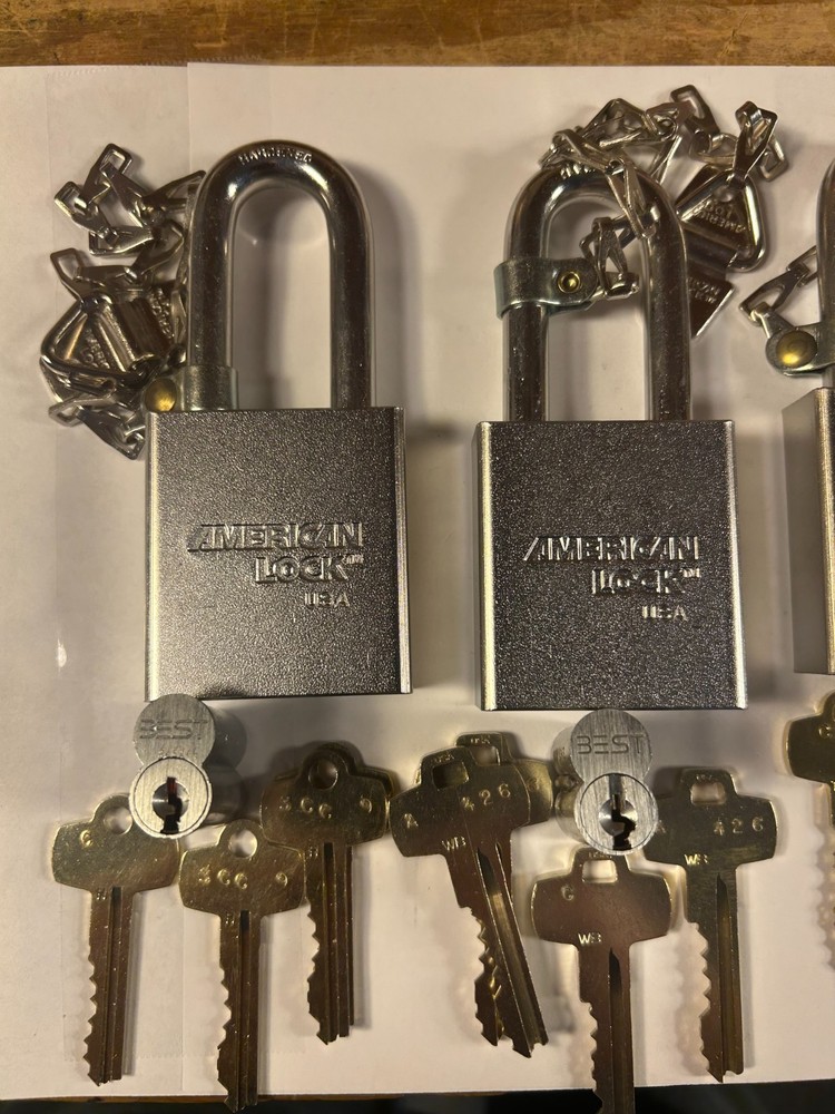 6-American Lock 3261 keyed different