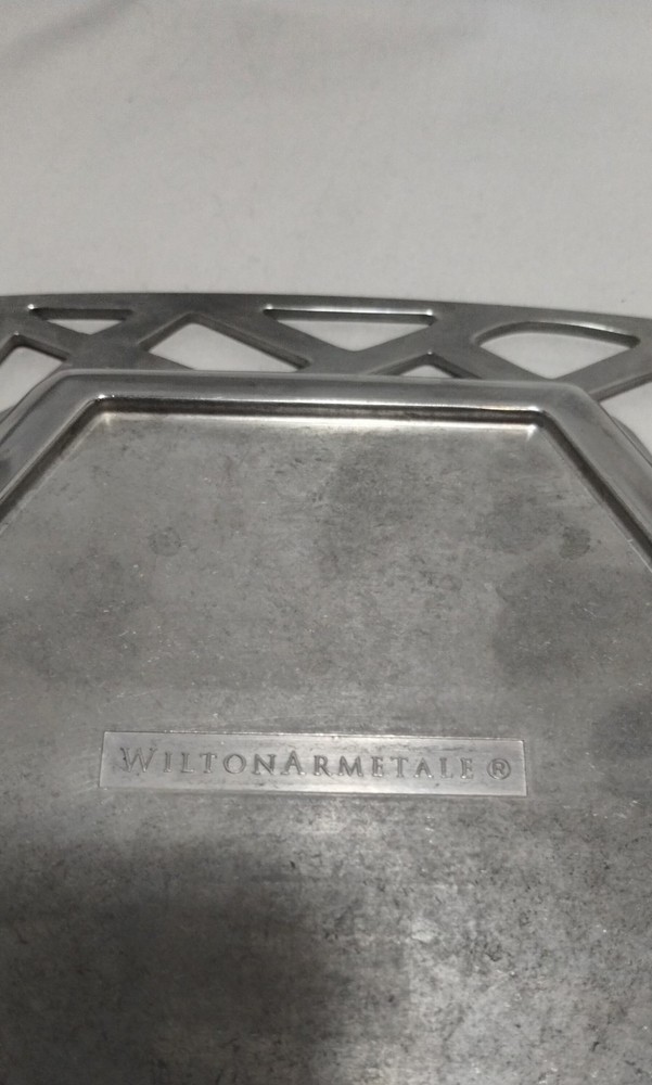 Wilton Armetale Symphony 11.5" Hexagonal Divided Serving Bowl