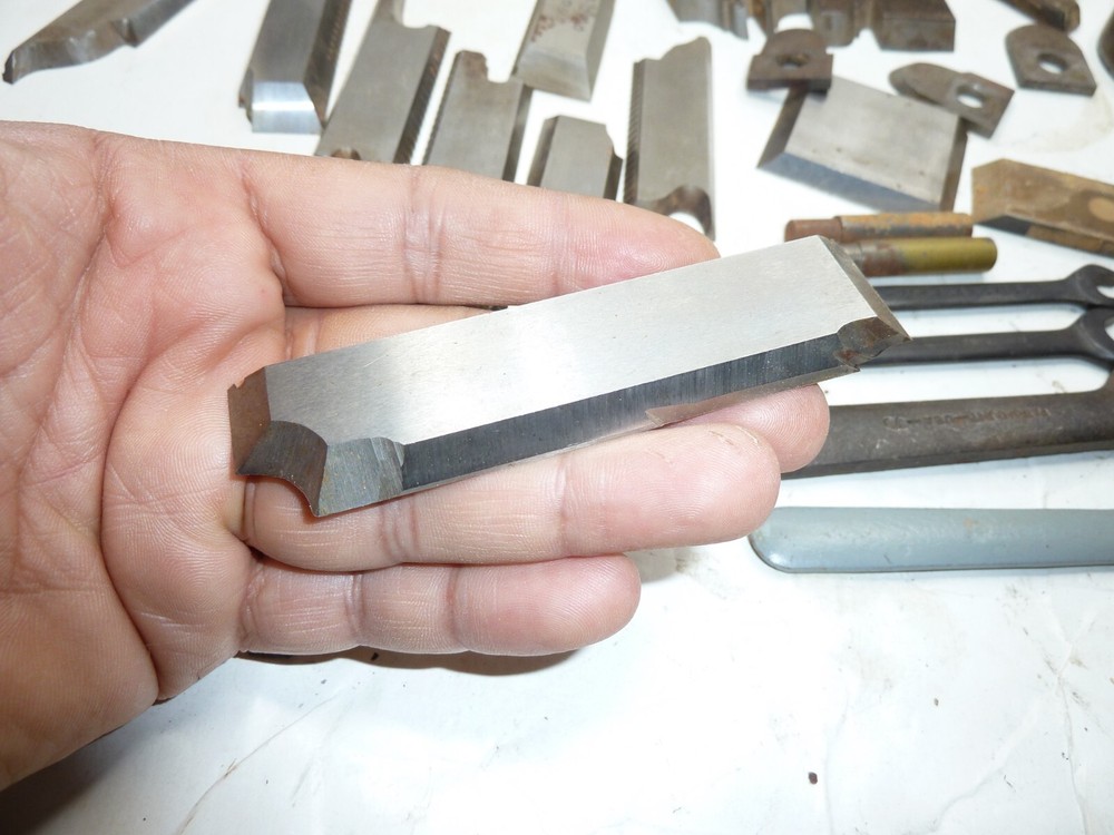 Wood carpenter machine shapes cutters