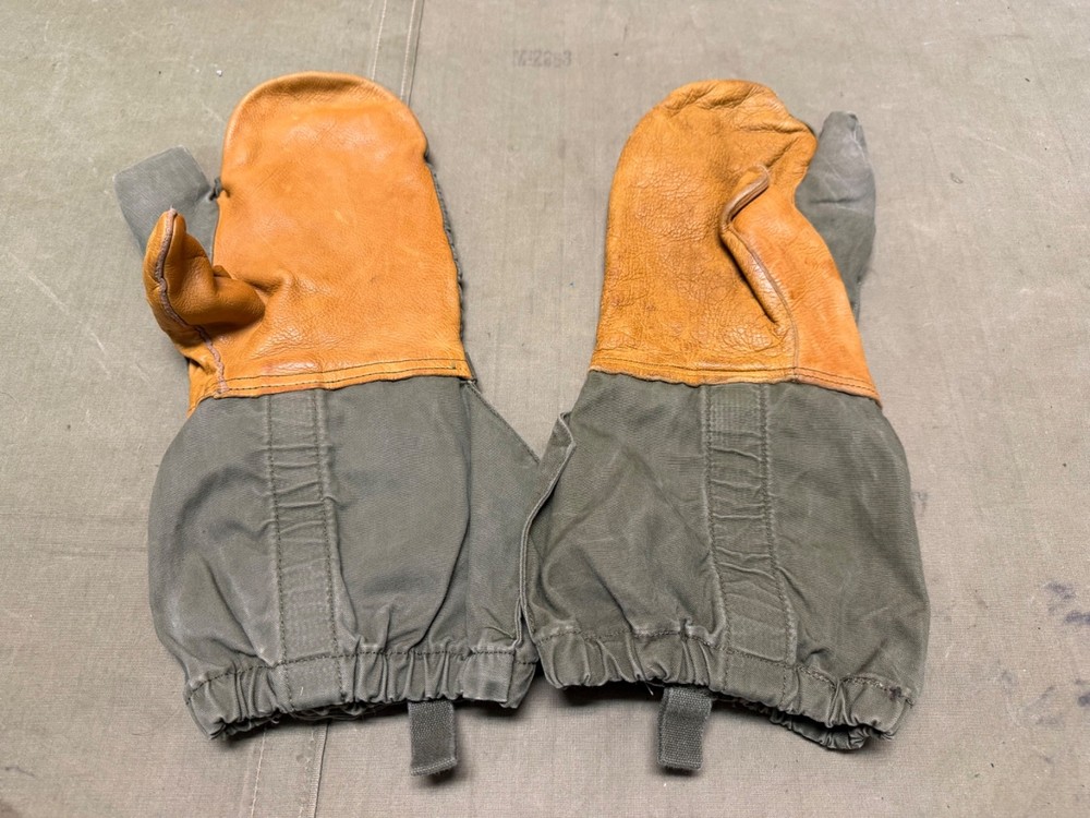 ORIGINAL POST WWII KOREAN WARUS ARMY WINTER  MITTENS  & INSERT GLOVES-1951