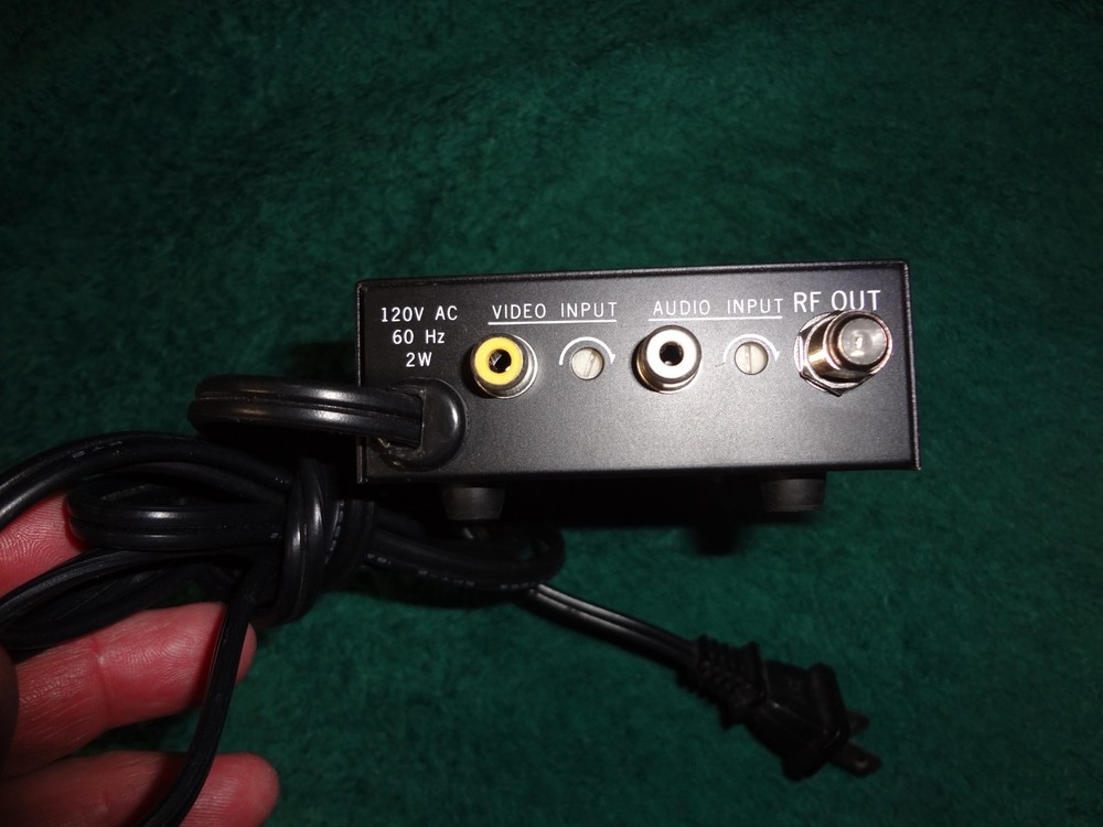 Tru-Spec USM-8 UHF Consumer Agile A/V Modulator UHF Modulator