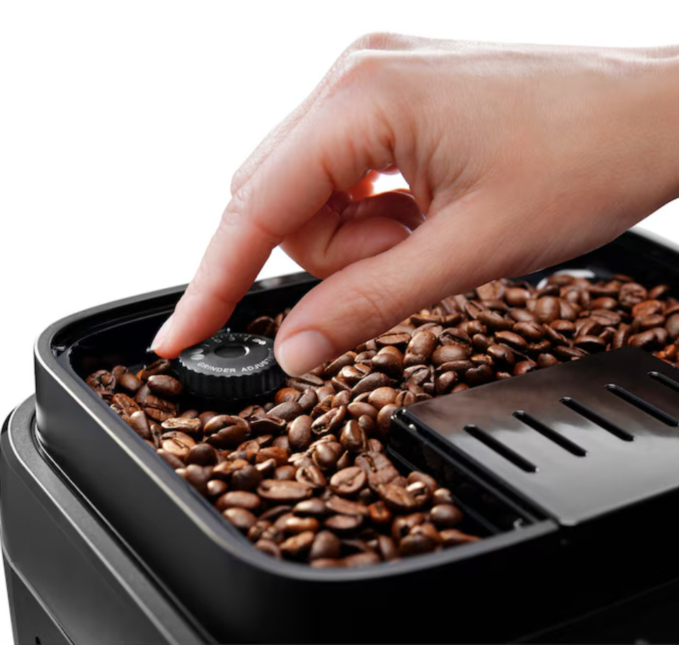 DeLonghi Magnifica Evo 7 One Touch Coffee Drinks Machine