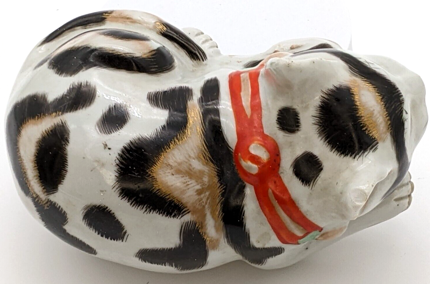 Kutani Japanese Ceramic Sleeping Cat Figurine Black & White