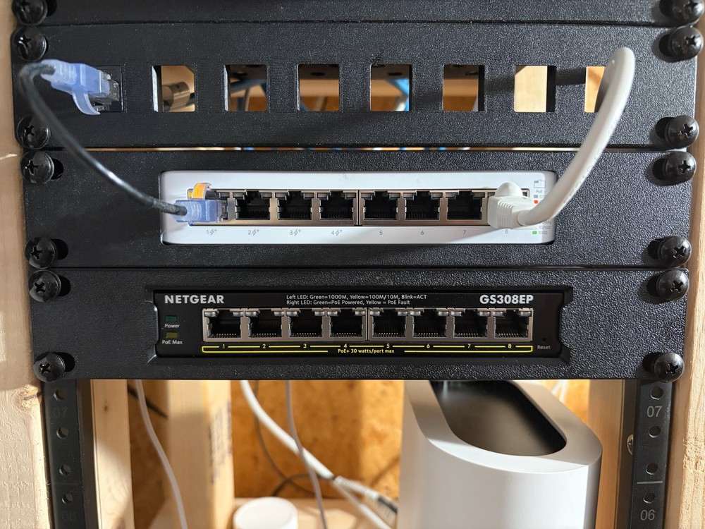 netgear switch GS308EP 10" rackmount (mount only)