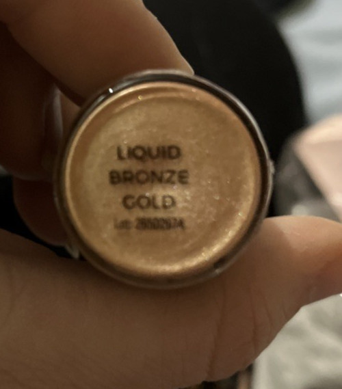5 Makeup Revolution Liquid Highlighter