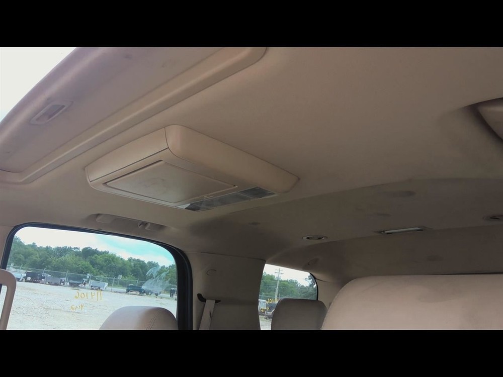 2012 CADILLAC ESCALADE Jack