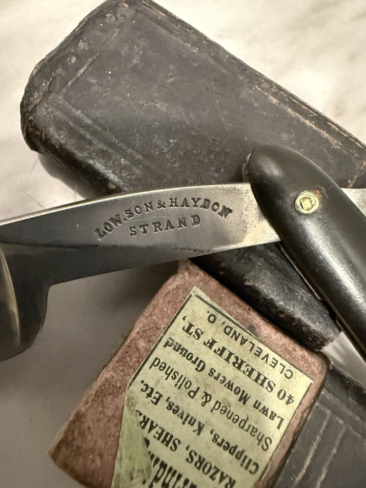 Vintage Black Handle Straight Razer With Worn Case