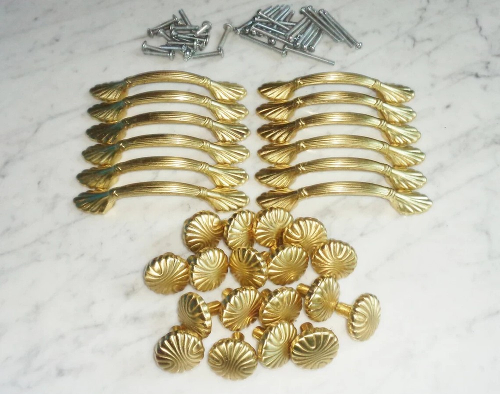 Amerock Shell Fan Tip Bright Brass 12 #1333 Pulls & 18 #1337 Knobs Cabinet Pulls