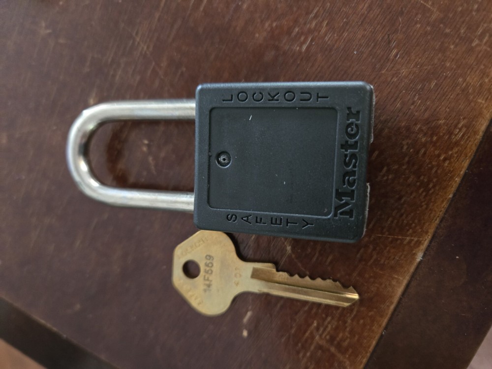 Master Lock 4108 Black New