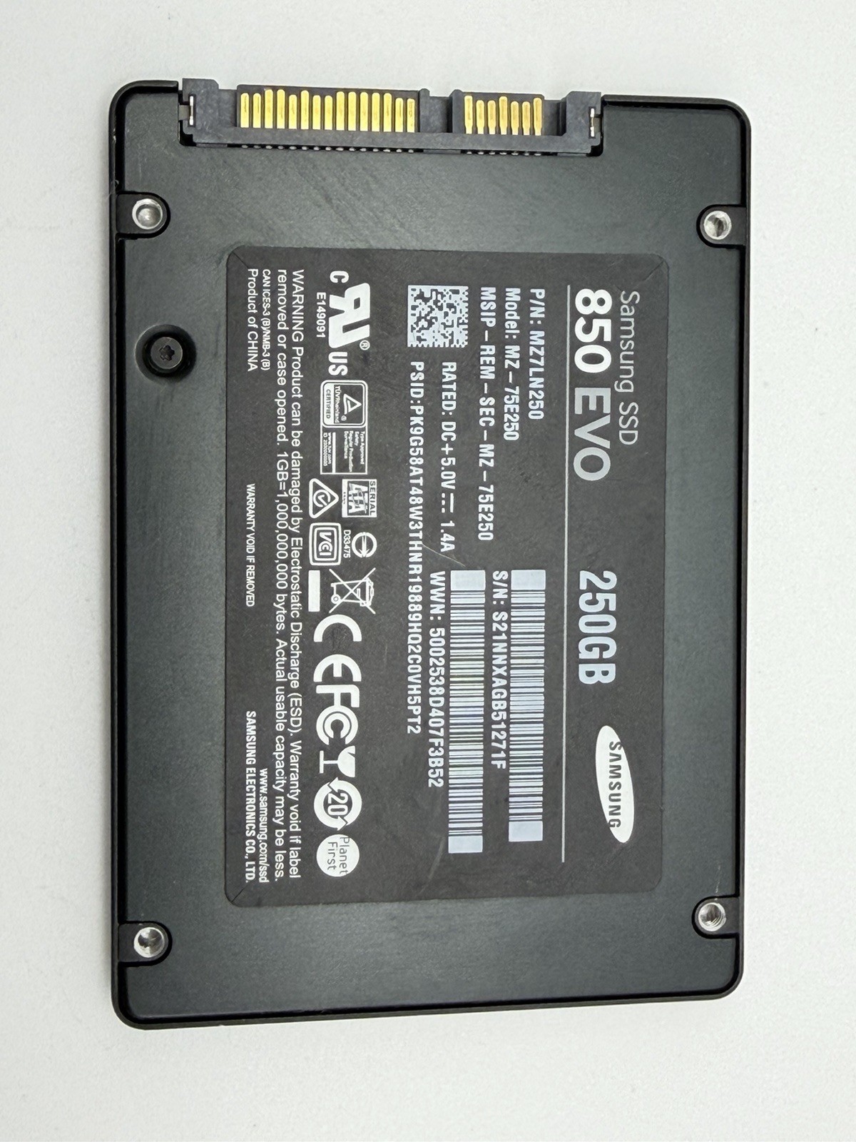 250GB / 256GB SATA 2.5" SSD - Mixed Brands, Tested/working HIHG Health, 1pc