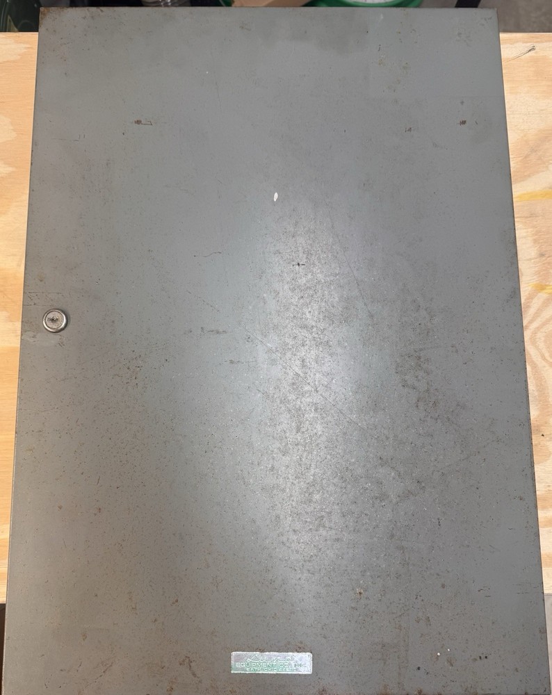 Lund Medium Single Door Wall Mount Key Box Cabinet 300 Key Hook -READ