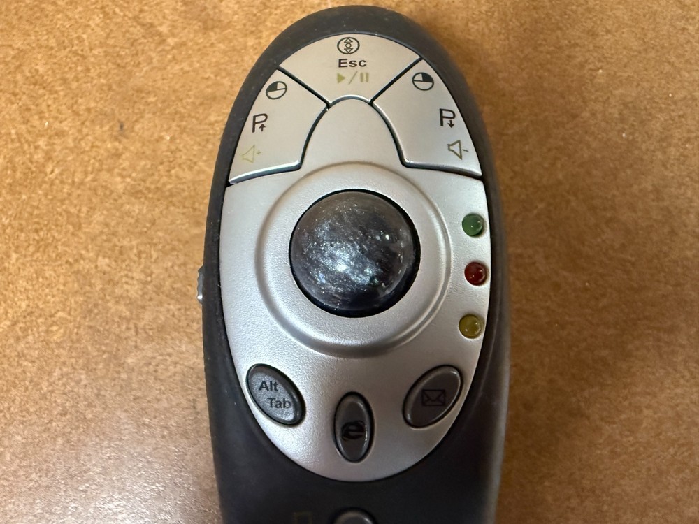 Targus AMP01US Wireless Multimedia Presenter Device Remote Only