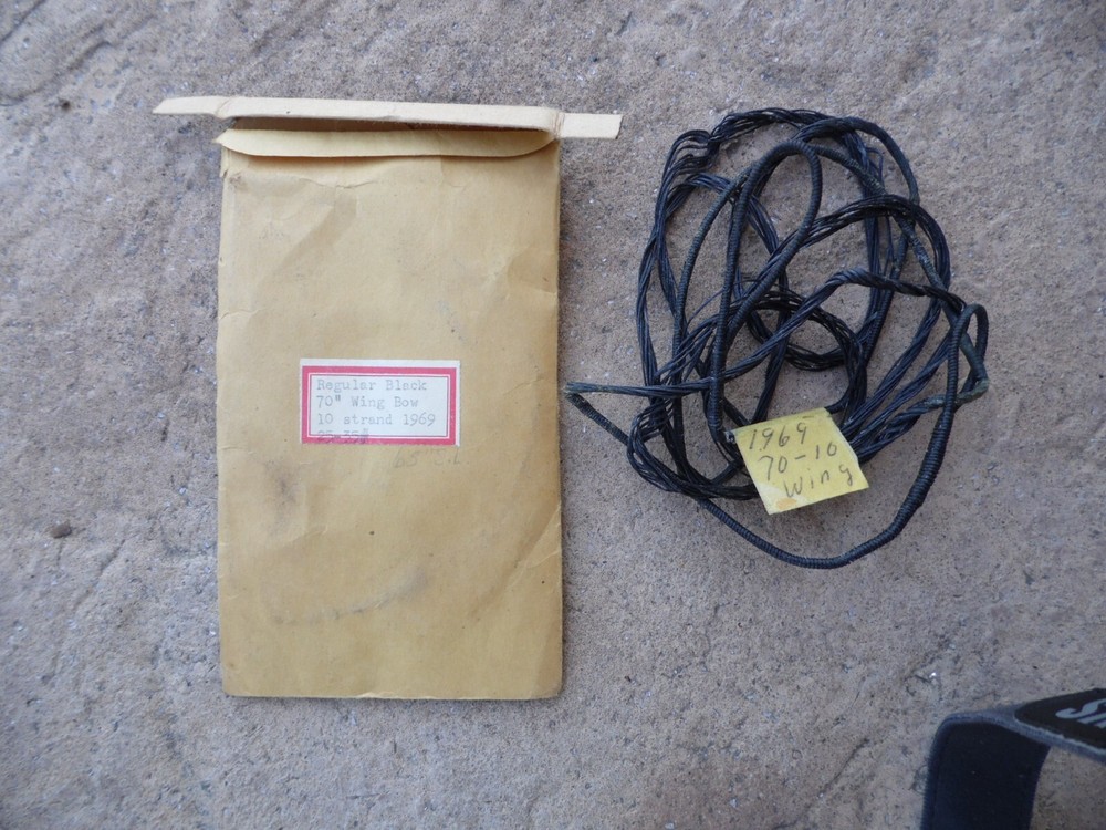 Wing Archery, 1969 string in original package. Unused.