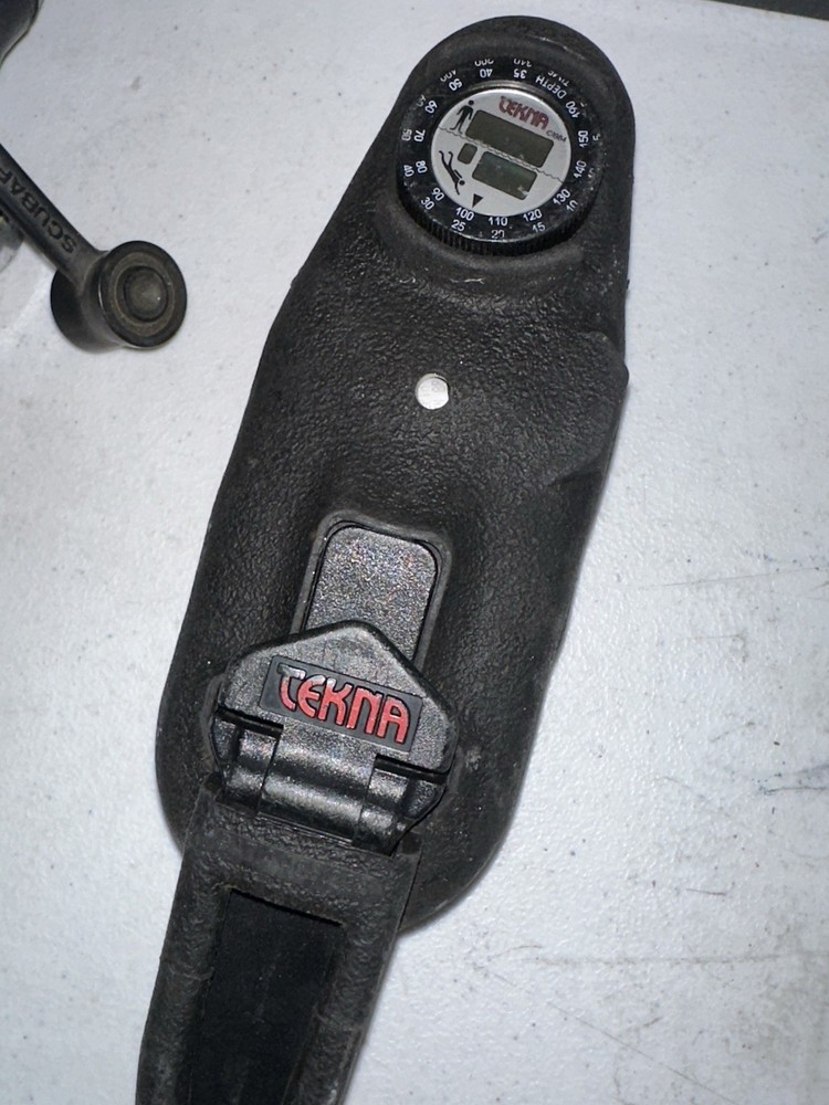Scubapro Custom Black With G200 MK200 Tekna Size Small