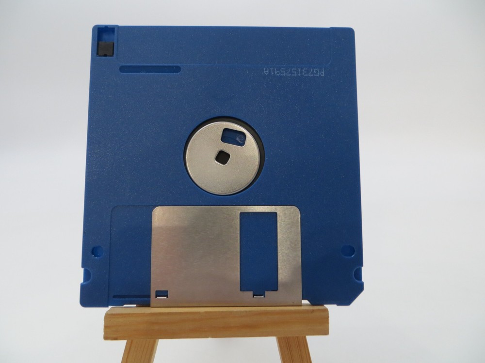 3.5" Floppy Disk SWIFT DESKTOP PUBLISHING IBM 993 Cosmi 1990 computer diskette