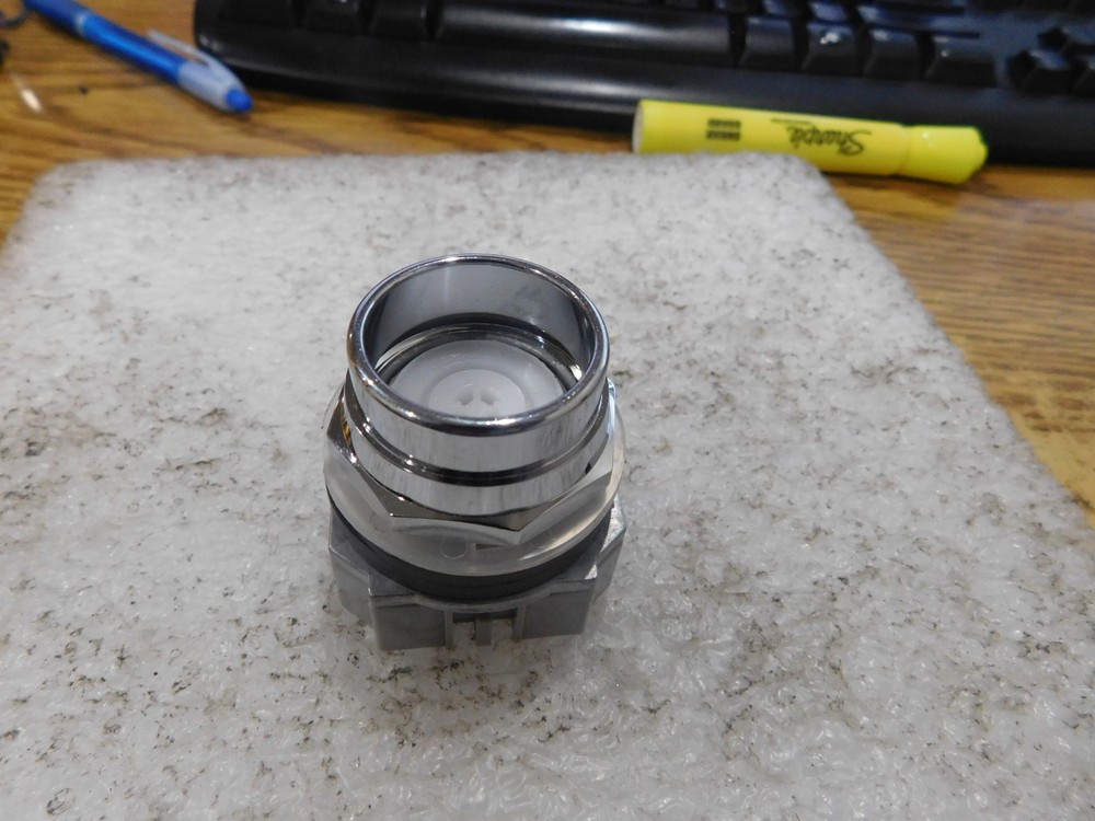 IDEC Model: AOD N15  Switch Base.  New Old Stock.  No Box