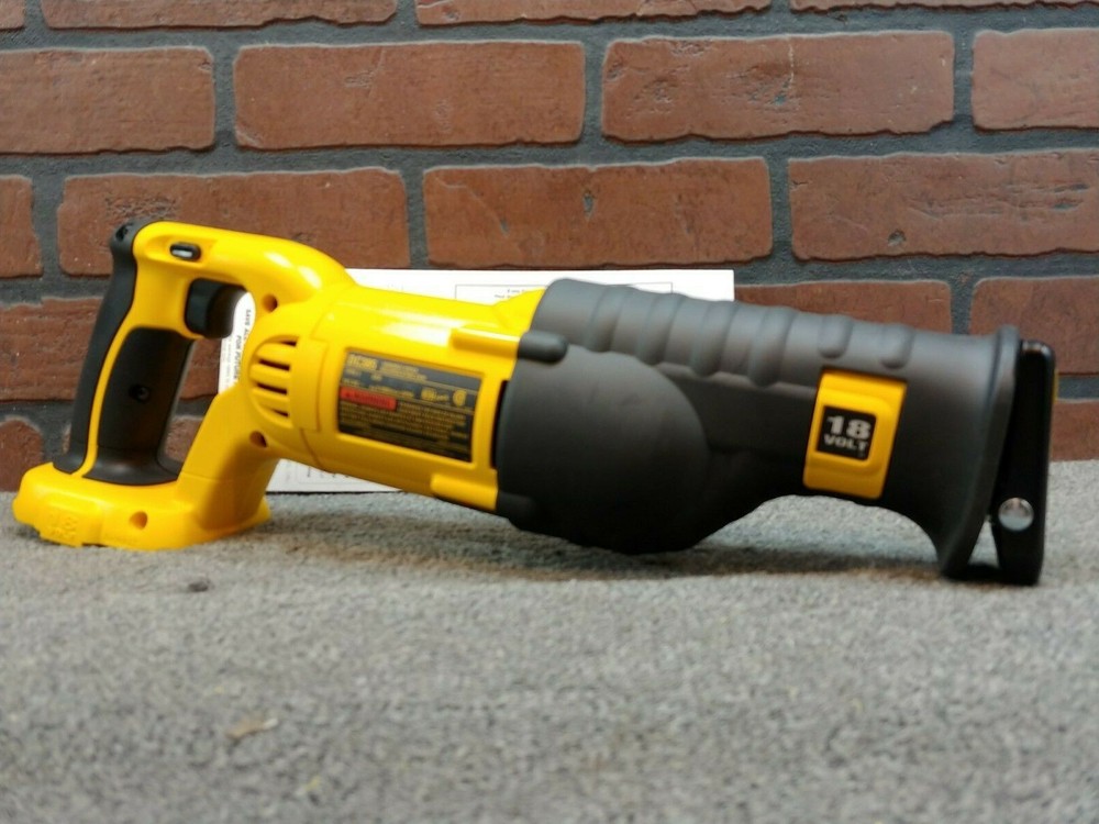 Dewalt DC385B 18V Variable Speed 4-Way Blade Clamp-***NEW***