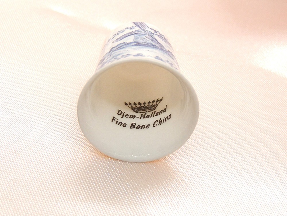 Souvenir Thimble Holland Windmill Fine Bone China