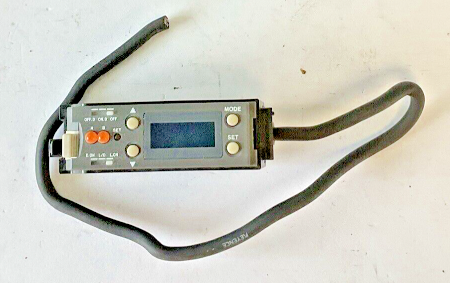 KEYENCE FS-V1 FIBER OPTIC AMPLIFIER 12-24VDC