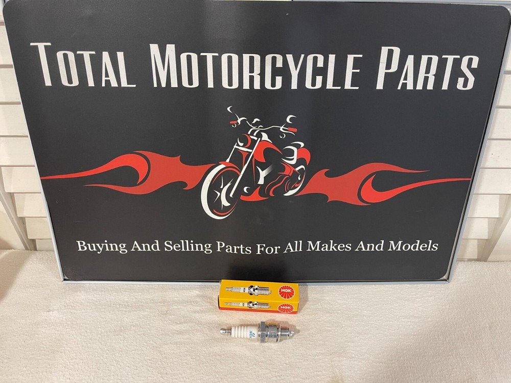 NGK Spark Plug BPR4HS 7823 NOS Part