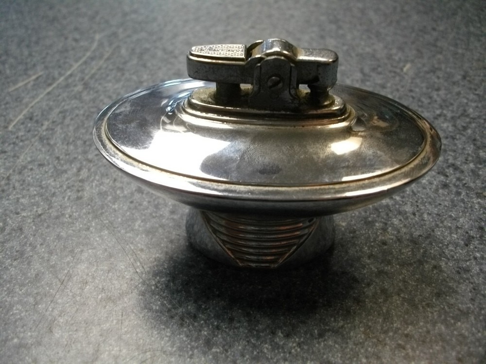 Vintage Ronson "Tempo" Chrome Table Lighter