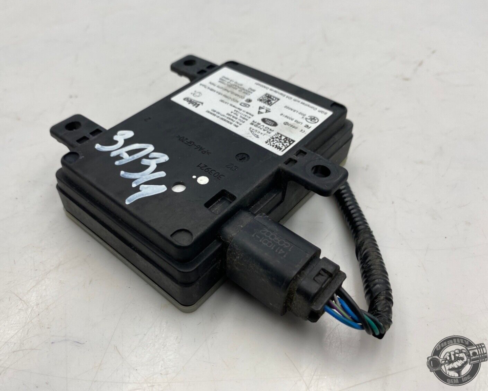 2017-2020 JAGUAR F-PACE REAR LEFT / RIGHT BLIND SPOT SENSOR CONTROL MODULE OEM